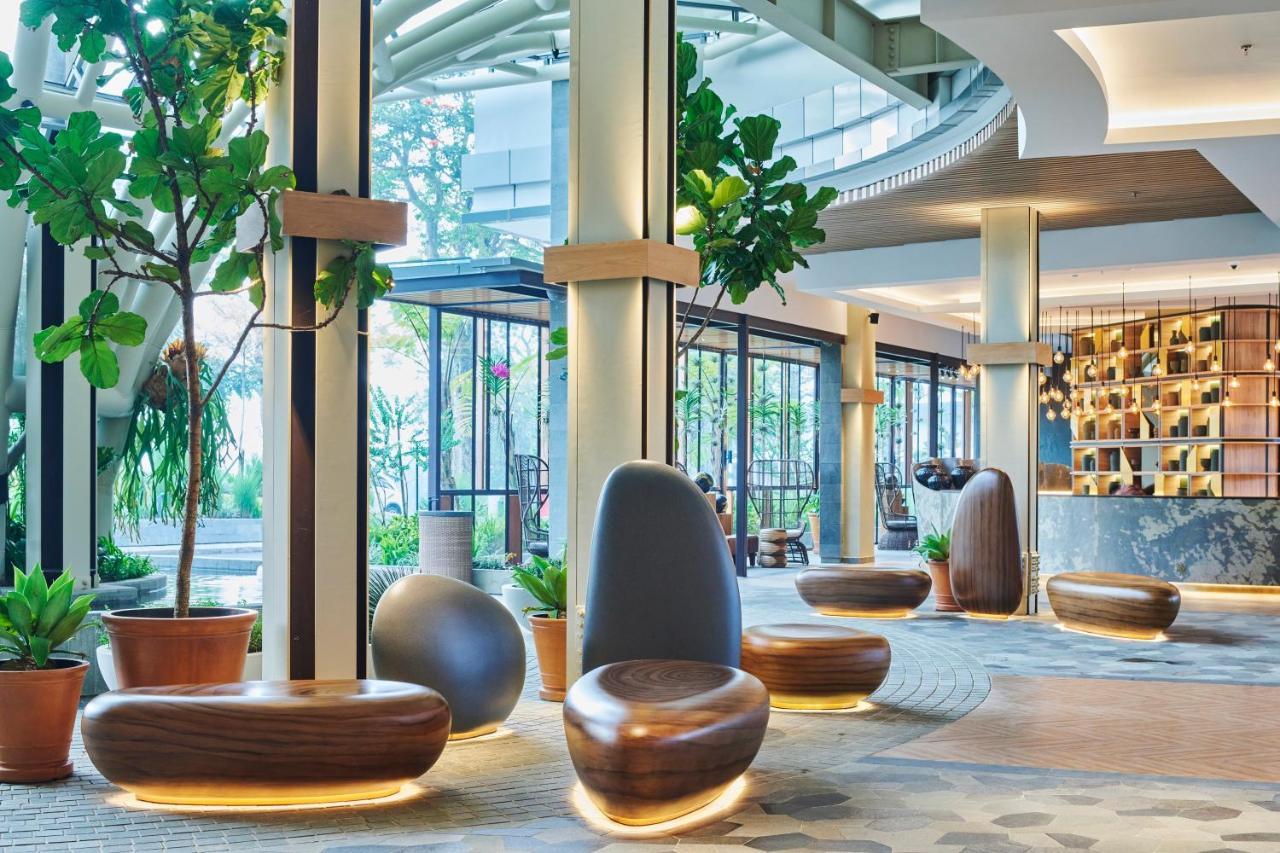 Hotel The Botanica Sanctuary Puncak Zewnętrze zdjęcie The lobby of the hotel