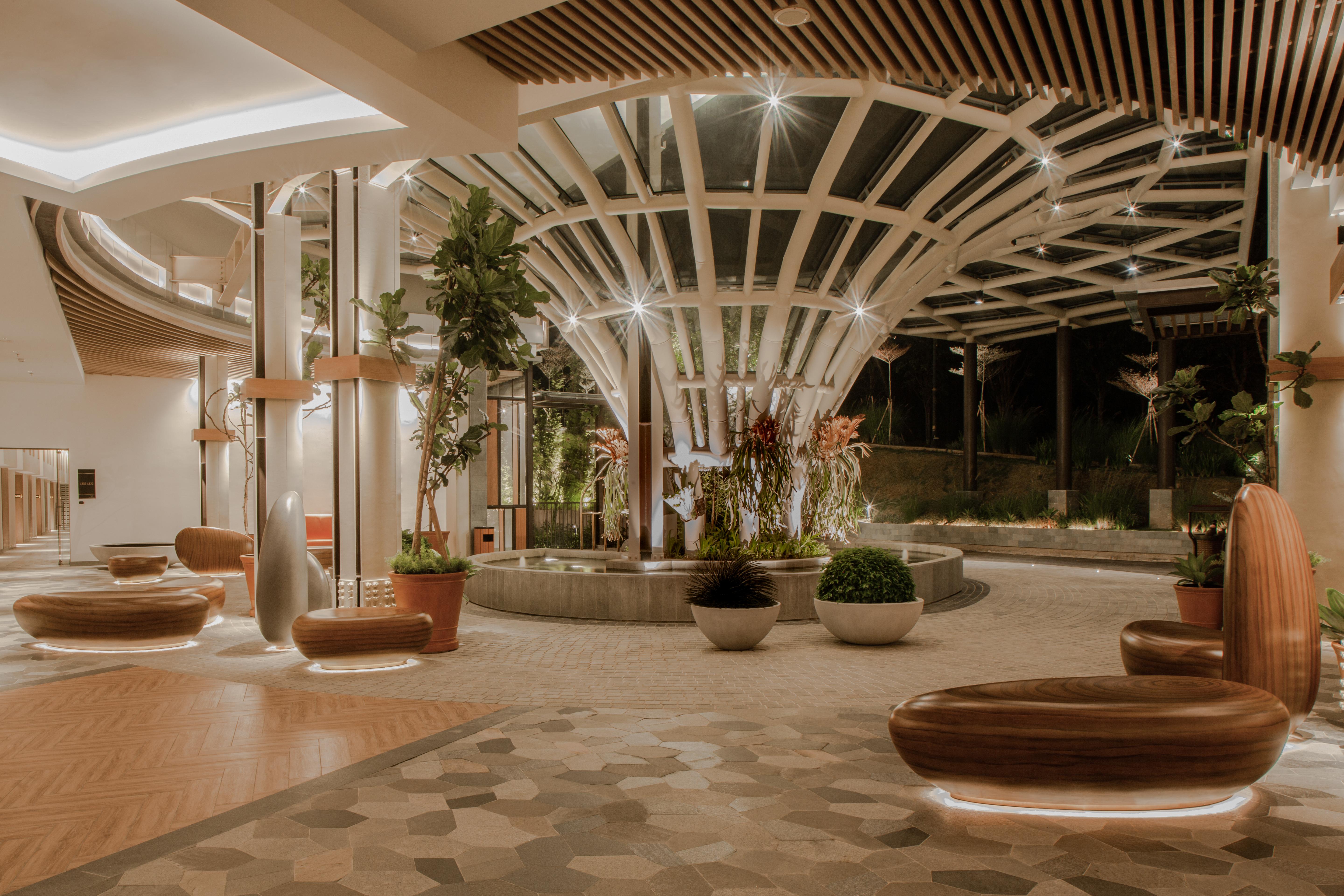 Hotel The Botanica Sanctuary Puncak Zewnętrze zdjęcie The lobby of the hotel