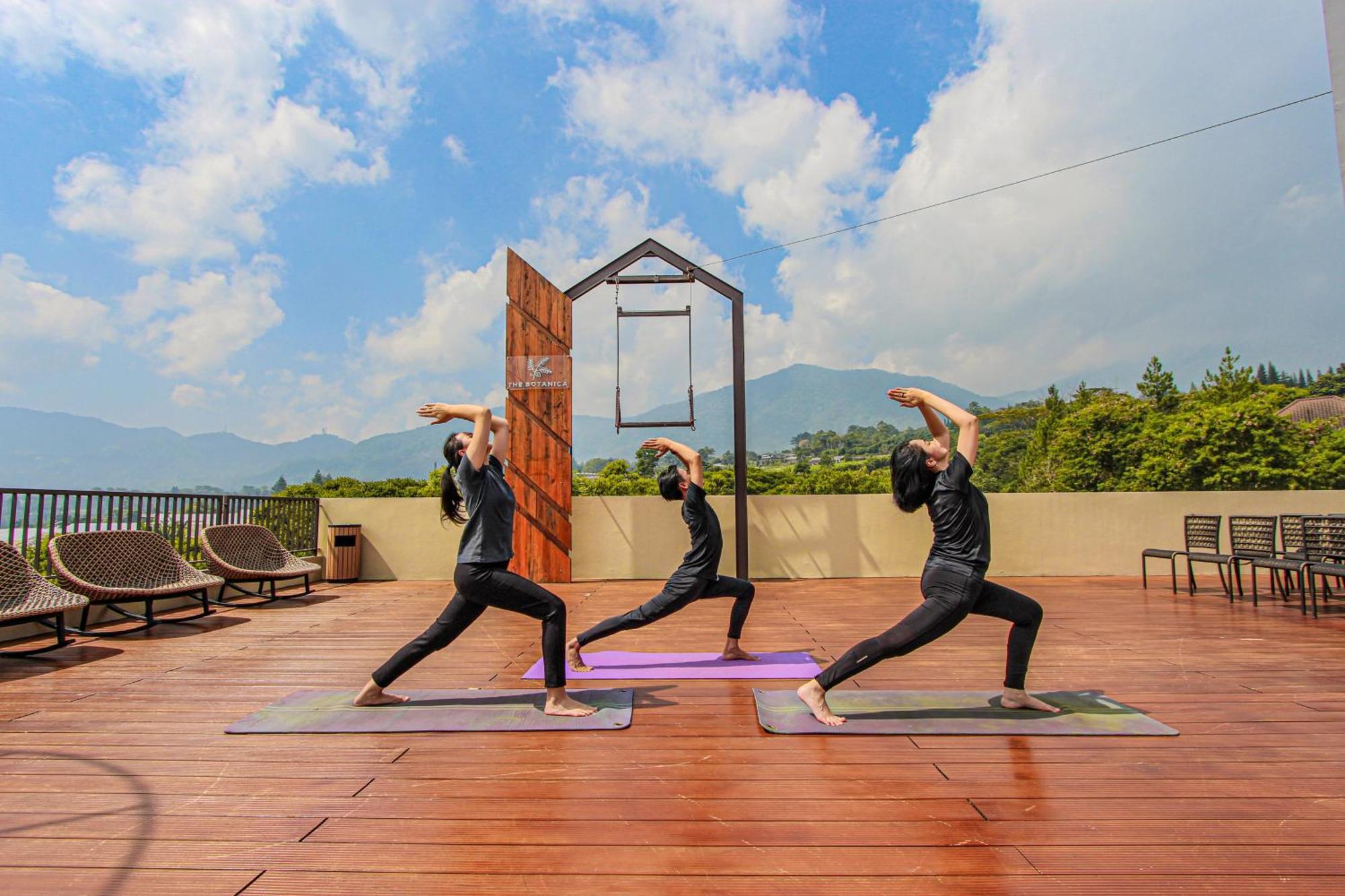 Hotel The Botanica Sanctuary Puncak Zewnętrze zdjęcie The Yoga Deck