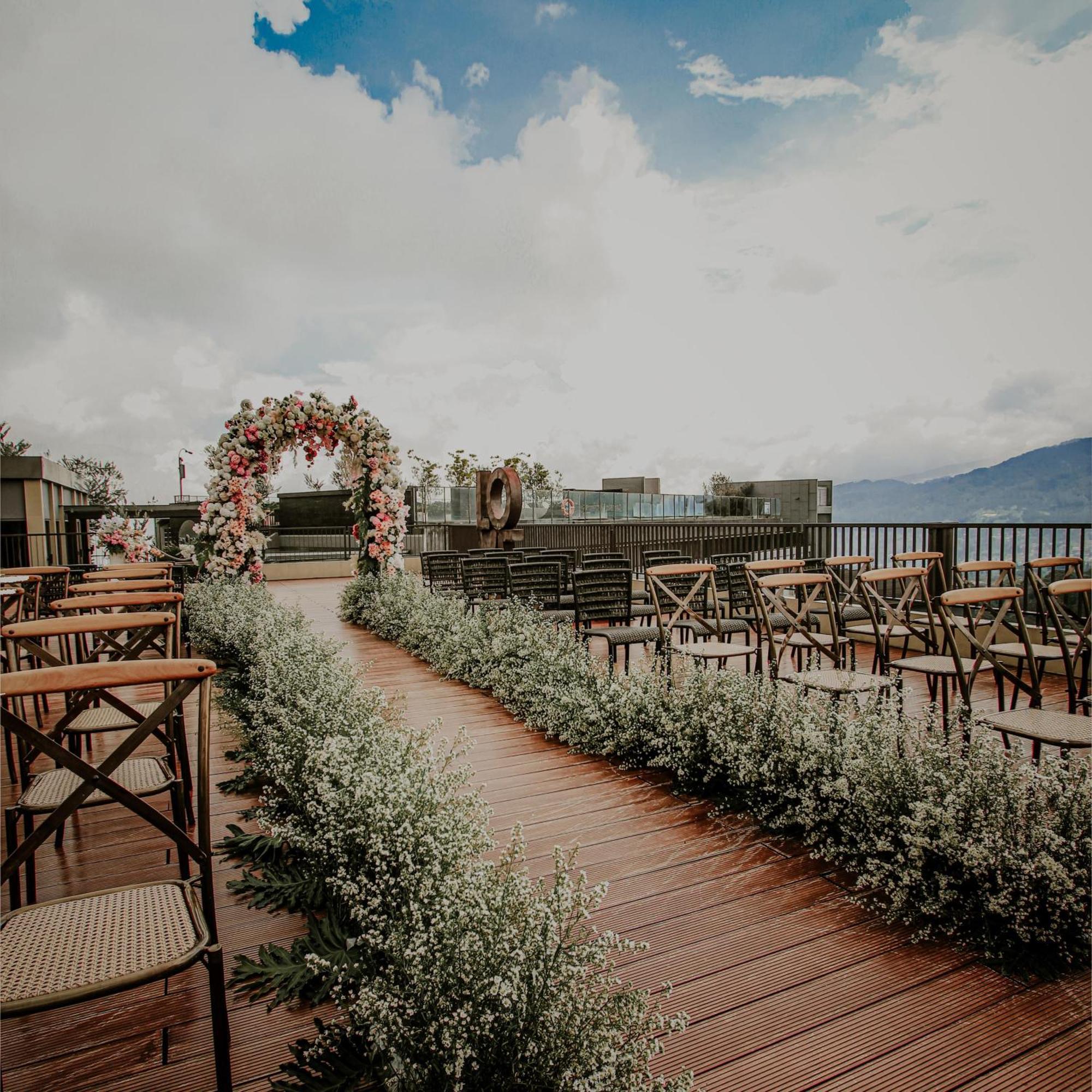 Hotel The Botanica Sanctuary Puncak Zewnętrze zdjęcie The venue of the wedding